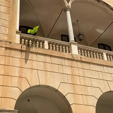Palazzo Ventimiglia & Apartment *