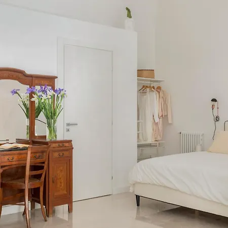 Palazzo Ventimiglia & *