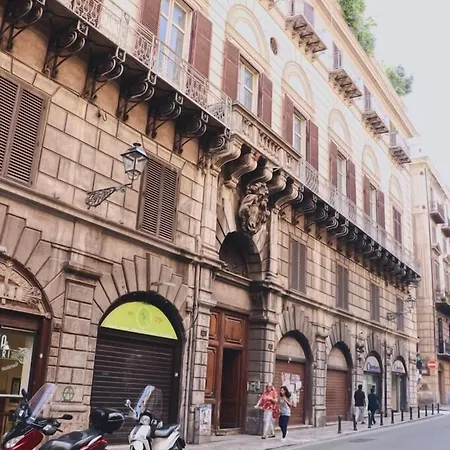 Palazzo Ventimiglia & *