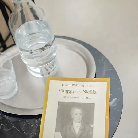 Palazzo Ventimiglia & 公寓 *